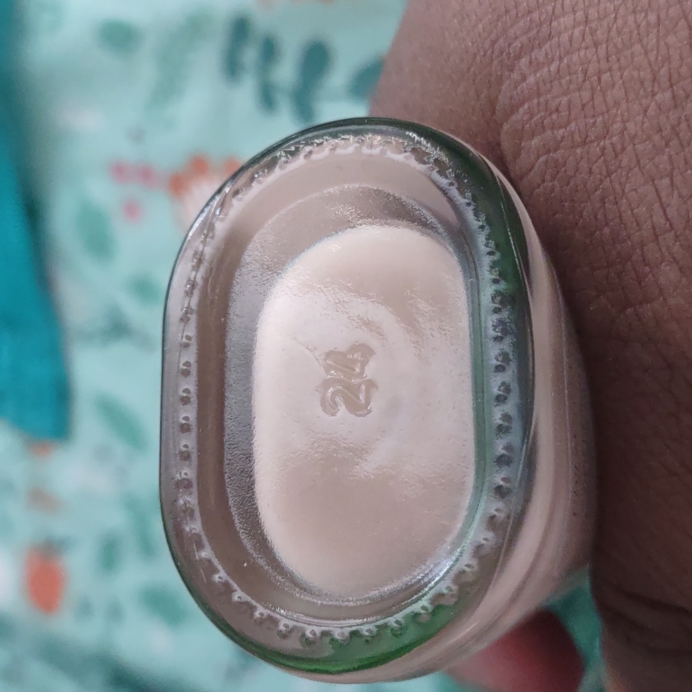 COVERGIRL Medium Light Liquid Foundation NEW - Picture 8 of 9